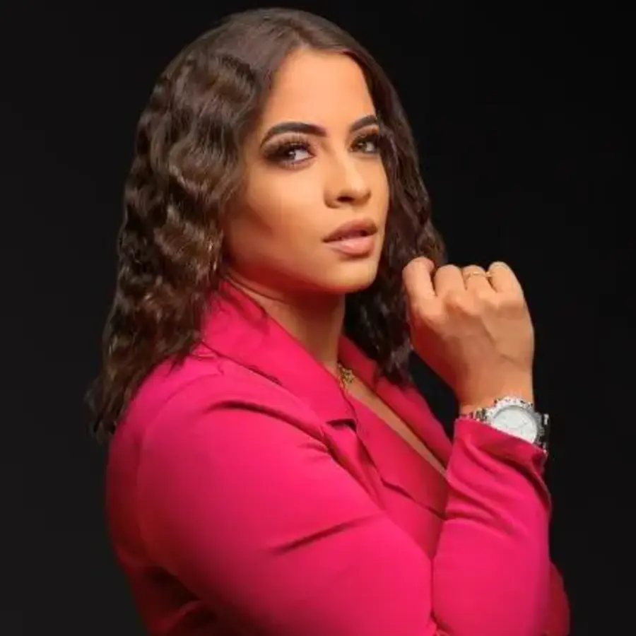 Gabriella, licenciada pela certificação internacional Beauty Eyes International